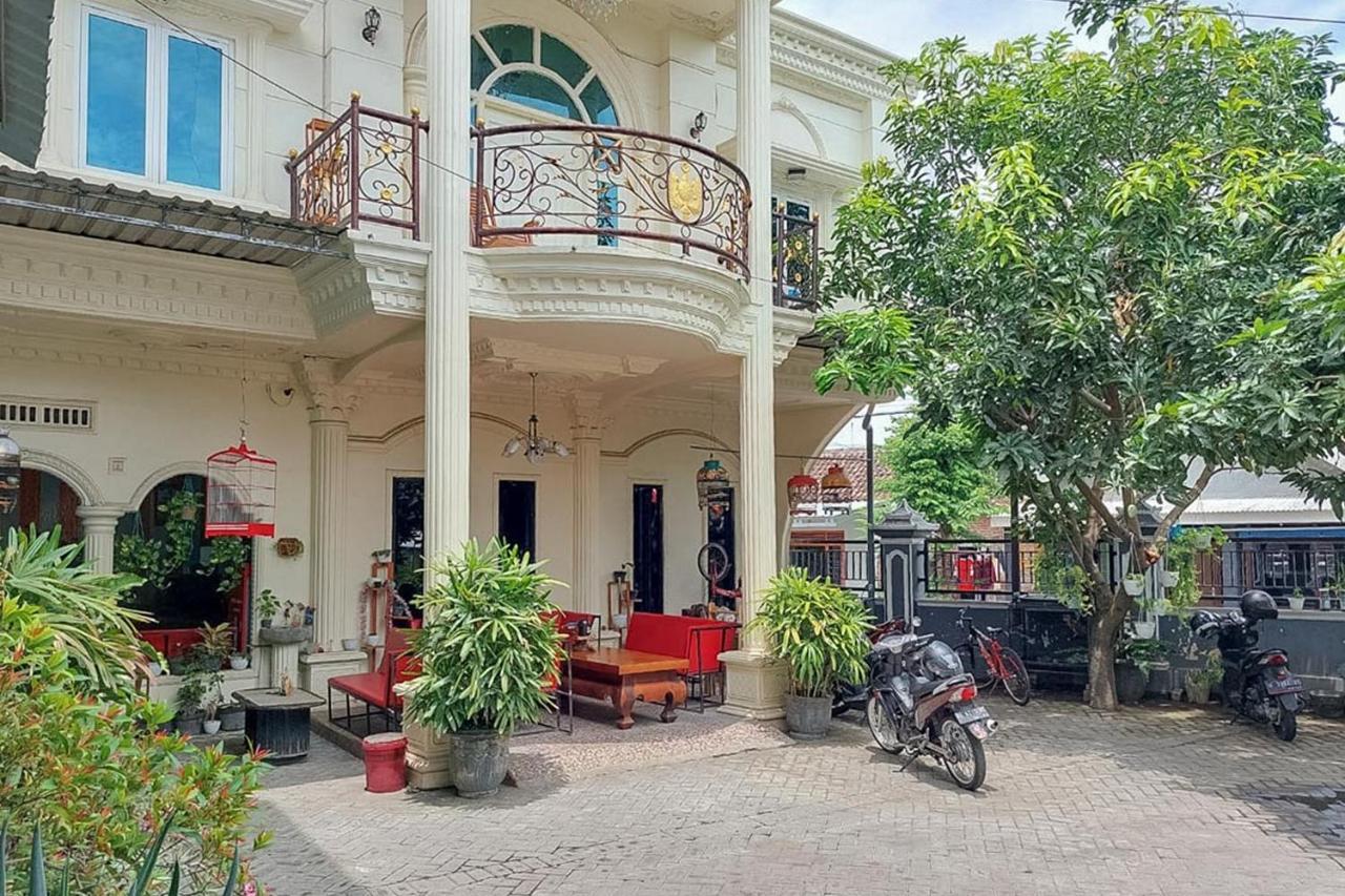 Icha Homestay Near Terminal Purabaya Madiun Exterior photo